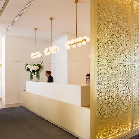 Estrela De فندق 4*