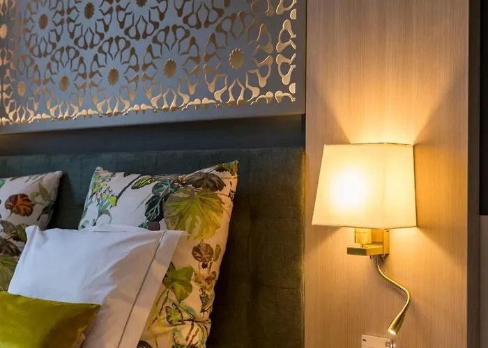 Estrela De فندق 4*