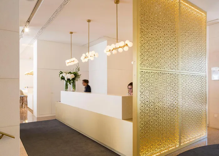 Estrela De فندق 4*